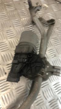 Moteur essuie glace avant