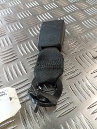 Attache ceinture arriere droit