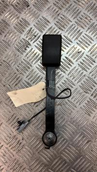 Attache ceinture avant gauche