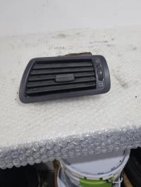Aerateur tableau de bord avant droit