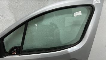 Vitre avant gauche