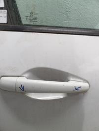 Poignee porte avant droit