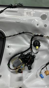 Leve vitre electrique avant gauche