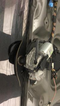 Moteur essuie glace arriere
