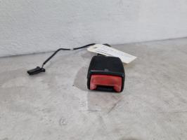 Attache ceinture avant gauche