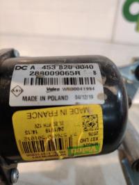 Moteur essuie glace avant