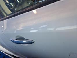 Poignee porte avant droit