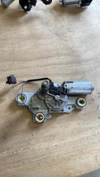 Moteur essuie glace arriere