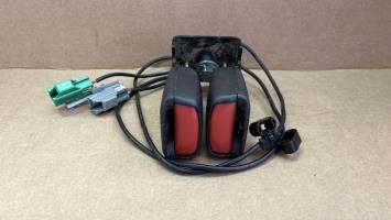 Attache ceinture arriere centrale