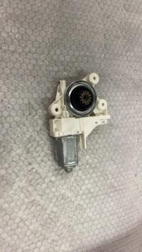 Moteur leve vitre avant droit