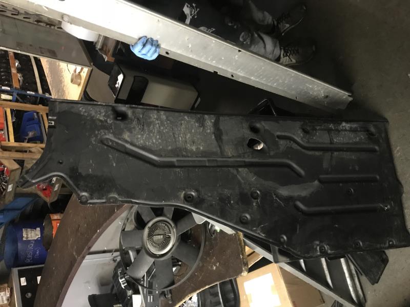 Cache sous moteur