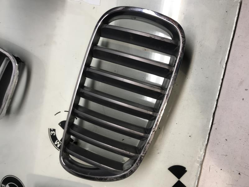 Grille de calandre droite