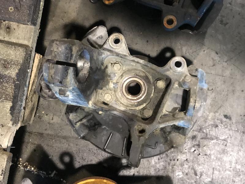 Fusee avant gauche