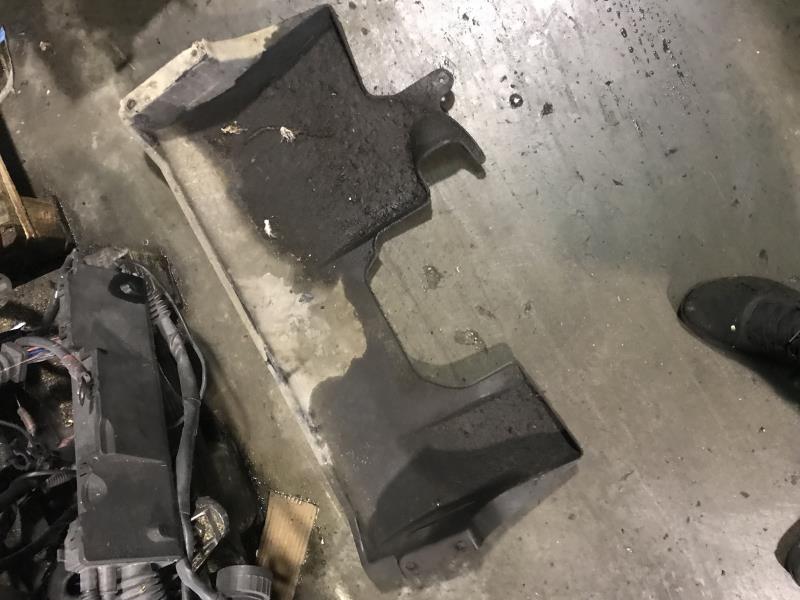 Cache sous moteur