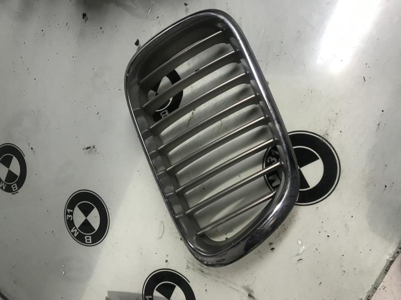 Grille de calandre droite