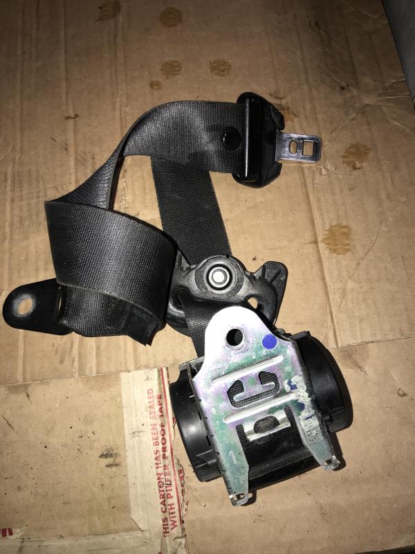 Cinturón de seguridad delantero izquierdo