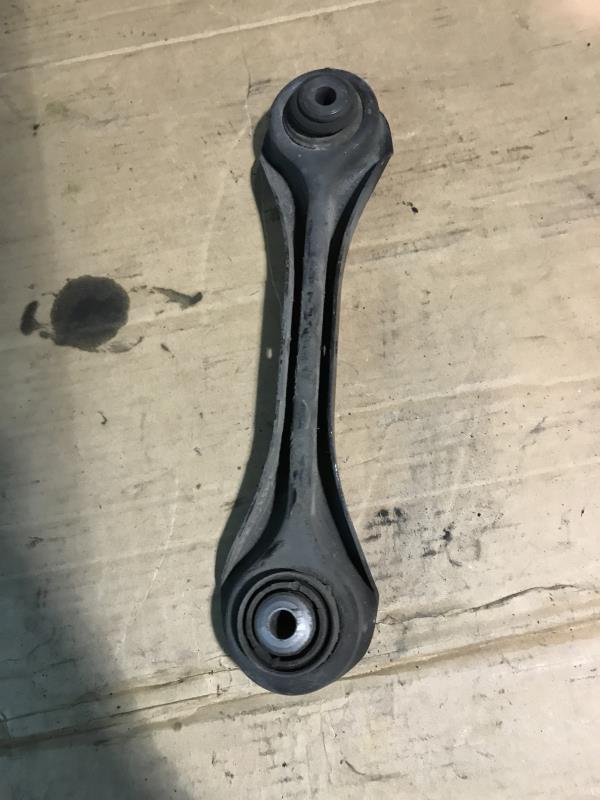 Brazo de suspensión trasero derecho