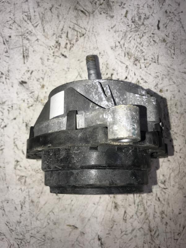 Support moteur gauche