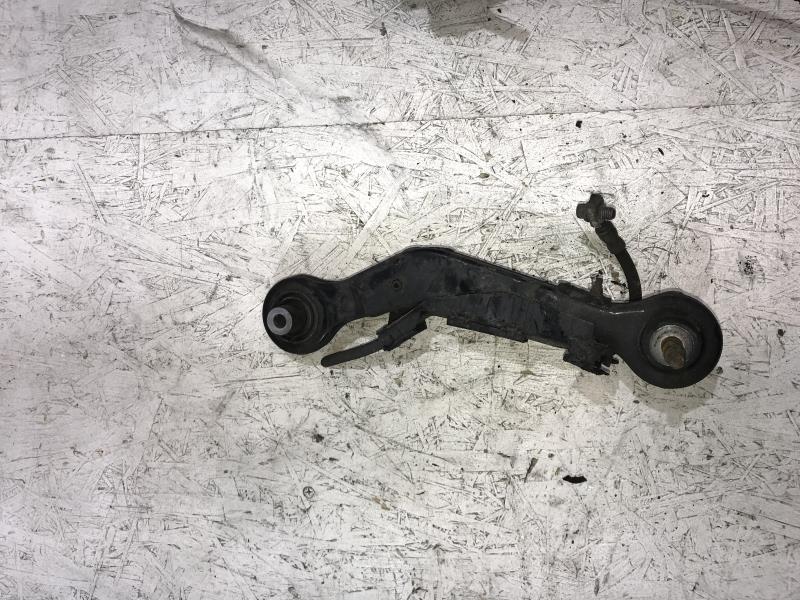 Bras de suspension superieur arriere gauche