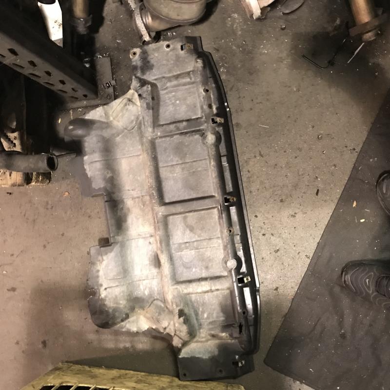 Cache sous moteur