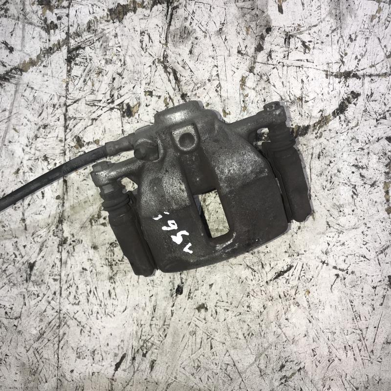 Etrier avant gauche (freinage)