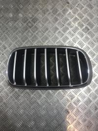 Grille de calandre droite