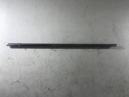 Baguette de porte avant gauche