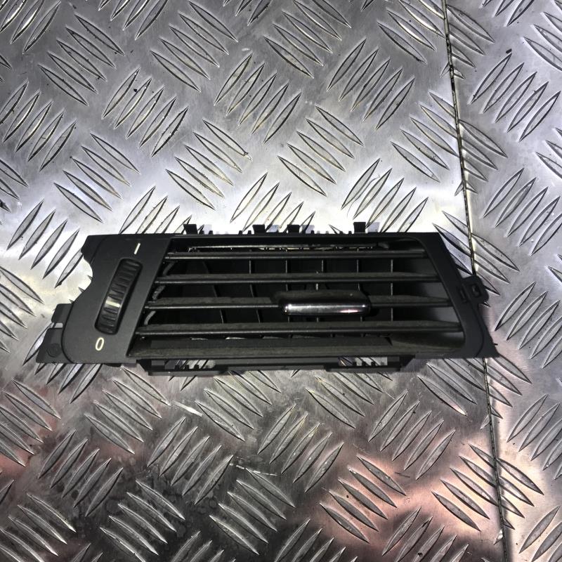Aerateur tableau de bord avant gauche