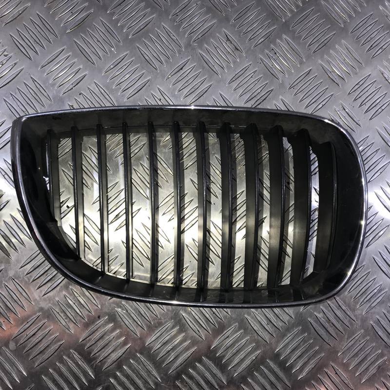 Grille de calandre droite