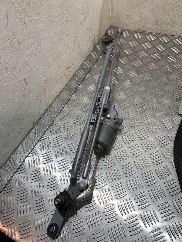 Motore tergicristallo anteriore
