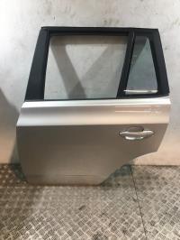Puerta trasera izquierda