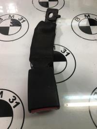 Attache ceinture arriere centrale