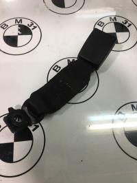 Attache ceinture arriere centrale