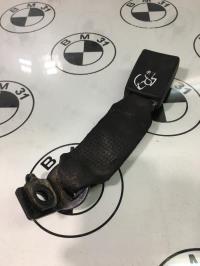 Attache ceinture arriere centrale