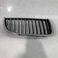 Grille de calandre droite