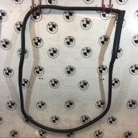 Joint de porte avant gauche