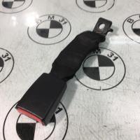 Attache ceinture arriere centrale