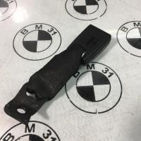 Attache ceinture arriere gauche