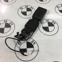 Attache ceinture arriere centrale