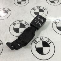 Attache ceinture arriere gauche