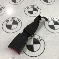 Attache ceinture arriere centrale