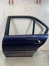 Puerta trasera izquierda