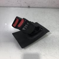 Attache ceinture arriere centrale