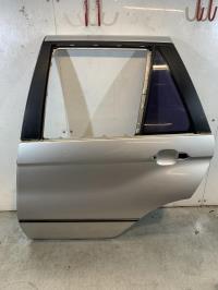 Puerta trasera izquierda