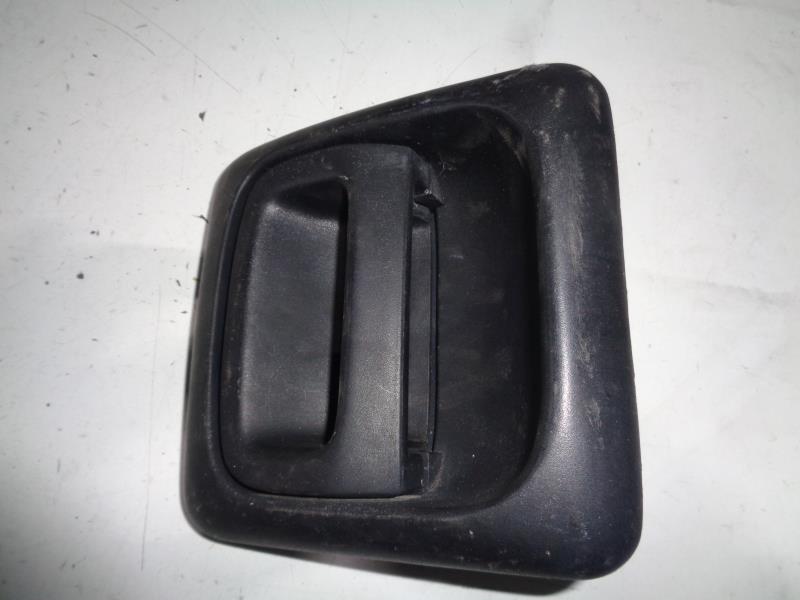 Poignee porte avant gauche
