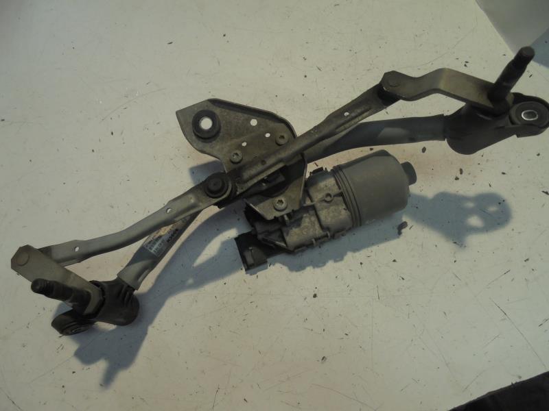 Moteur essuie glace avant