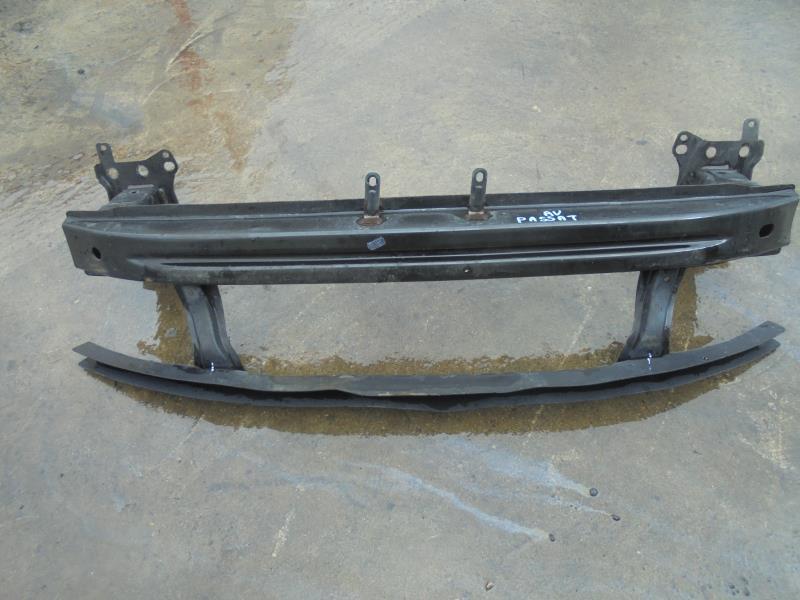 Renfort pare choc avant (traverse)