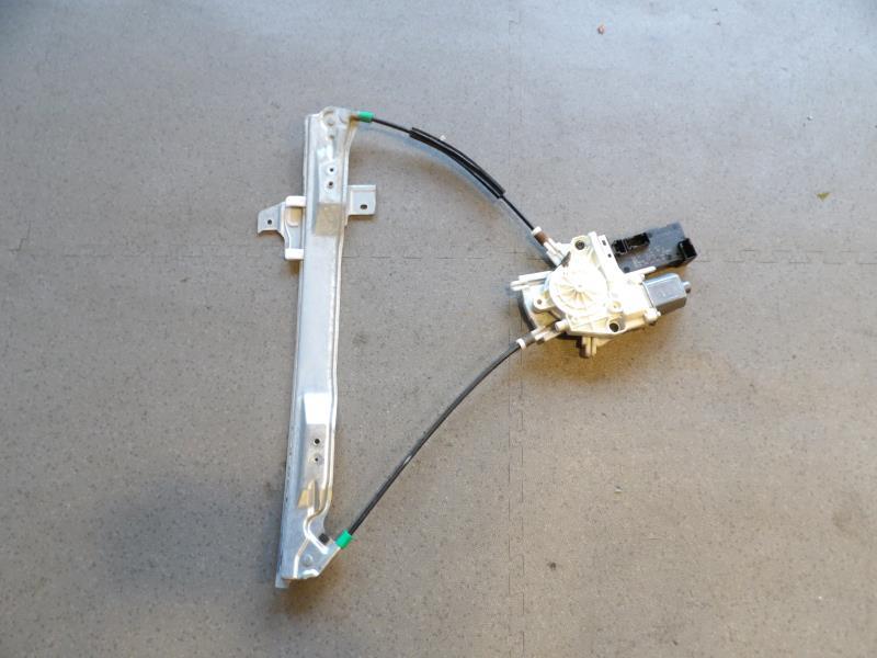 Leve vitre electrique avant droit