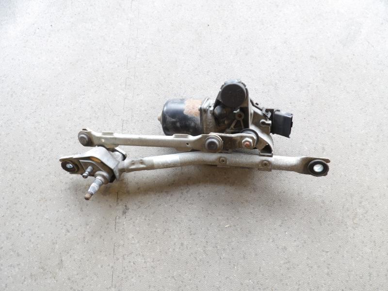 Moteur essuie glace avant