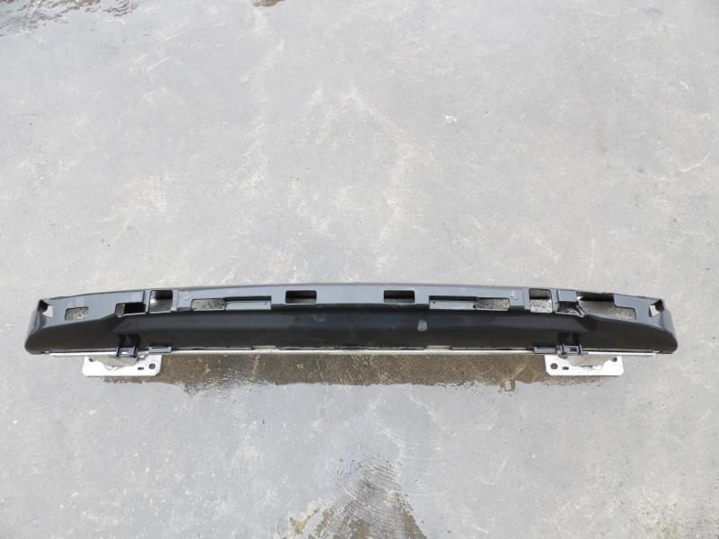 Renfort pare choc avant (traverse)